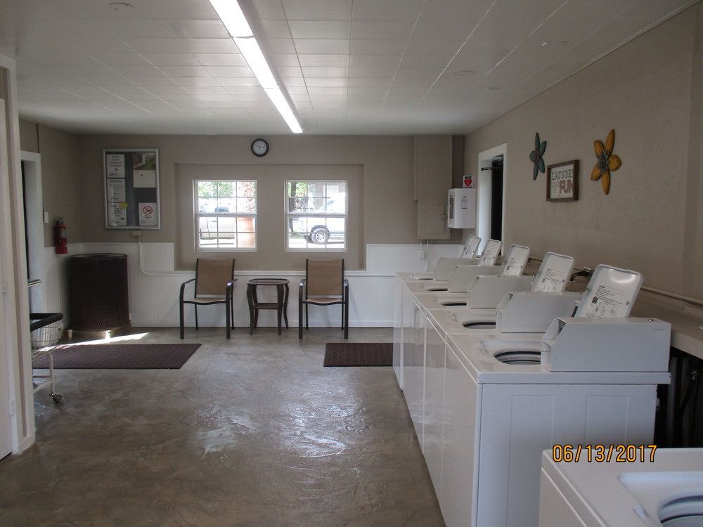 Travelers World Rv Resort San Antonio Exterior photo